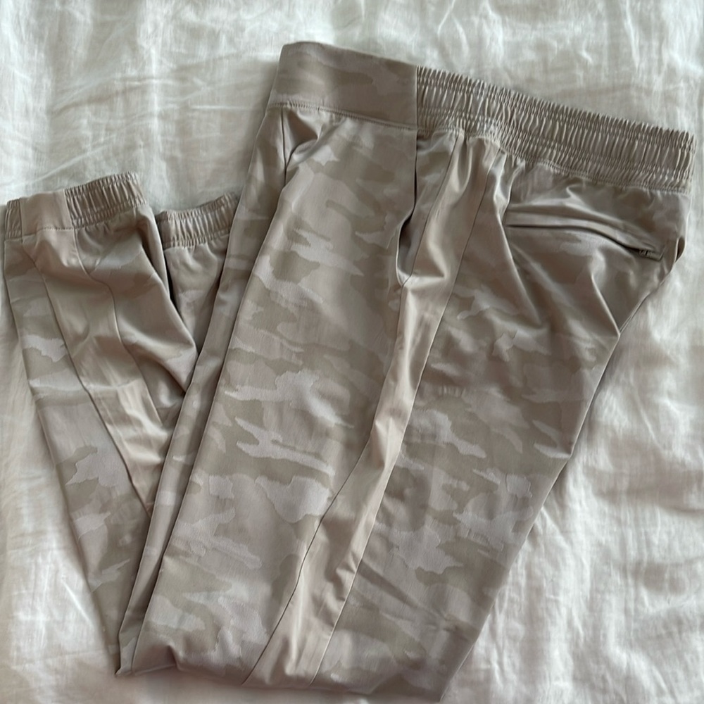 Athleta Brooklyn Camo Jogger
